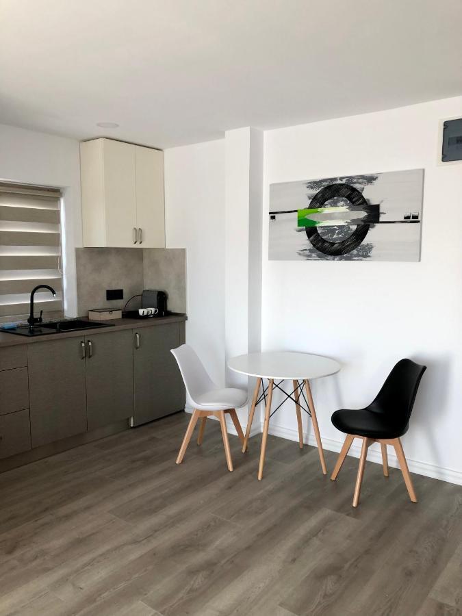 Modern And New Apartments In North Of Timisoara - Pnm Residence Dumbravita  Екстериор снимка